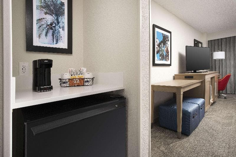 Hampton Inn & Suites Anaheim Garden Grove 5