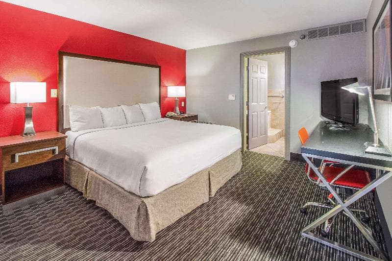 Clarion Inn photo 1