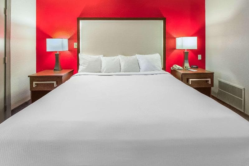 Clarion Inn 3