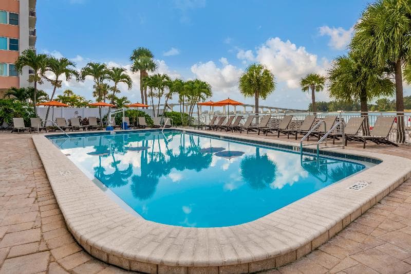 Winter The Dolphin's Beach Club, Ascend Hotel Collection 5