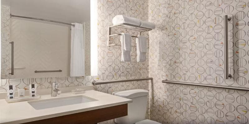 Holiday Inn Orlando-International Airport 3