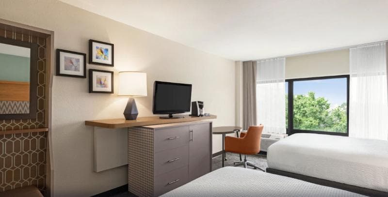 Holiday Inn Orlando-International Airport 5