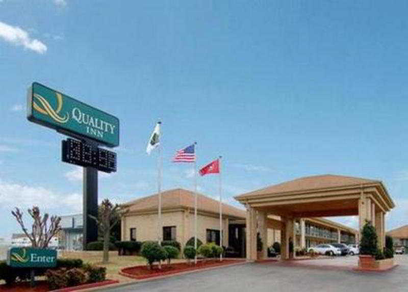 Motel 6 Memphis Downtown main