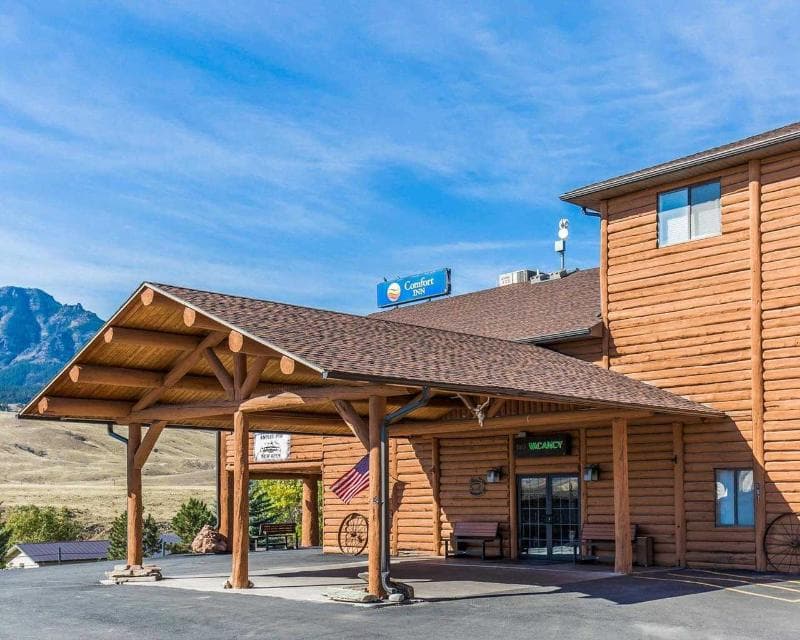 Antler Lodge - Gardiner MT 2