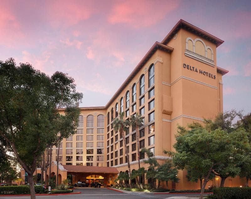 Delta Hotels Anaheim Garden Grove 4
