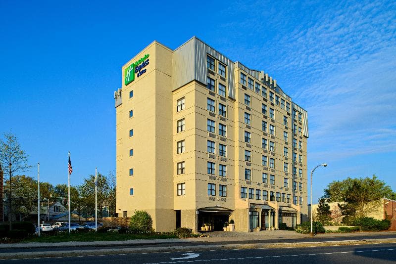 Holiday Inn Express & Suites Boston - Cambridge 5