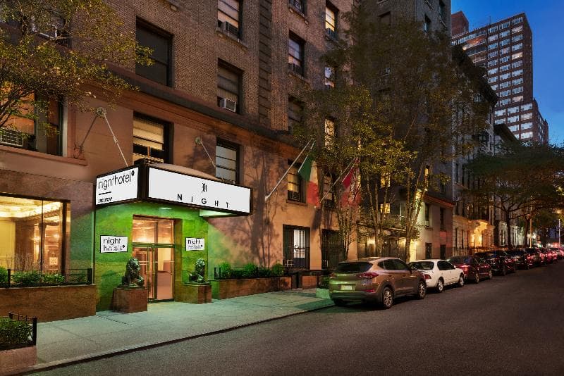 Night Hotel Broadway 2