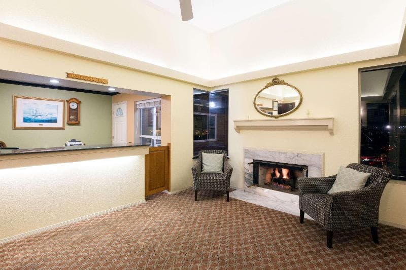 Days Inn by Wyndham Newport 4