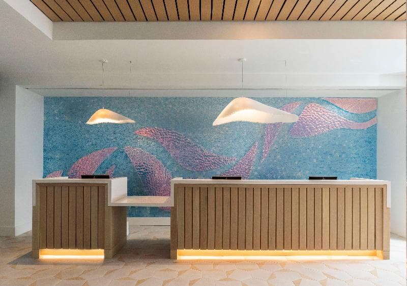 The Singer Oceanfront Resort, Curio Collection by Hilton 4