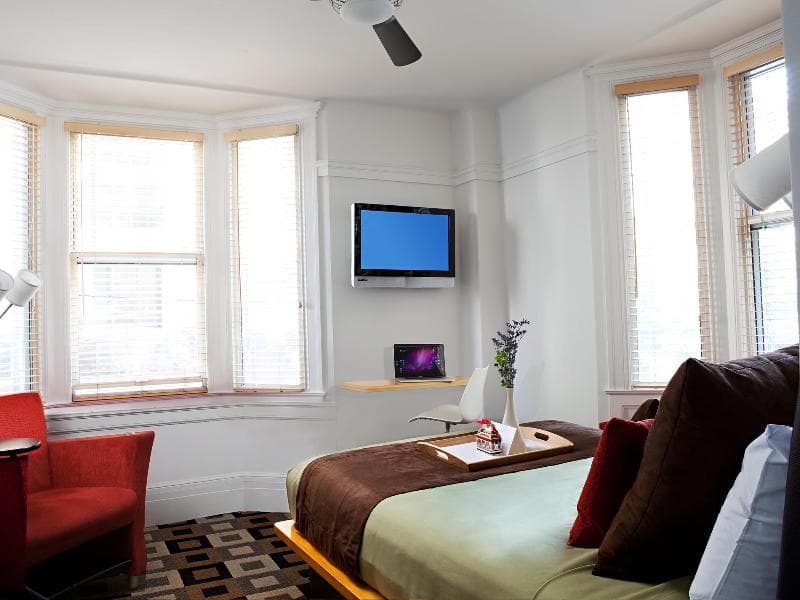The Mosser Hotel 5