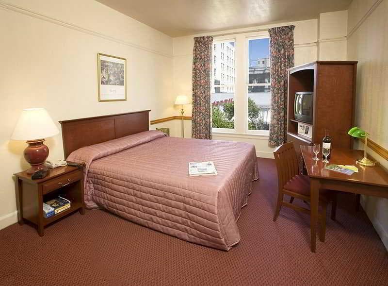 Renoir Hotel 5