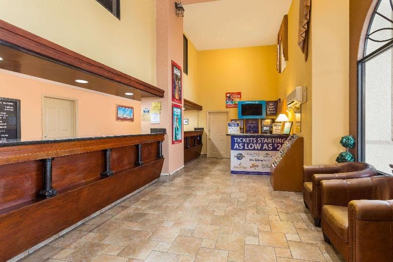 Howard Johnson by Wyndham Orlando/International Drive photo 1