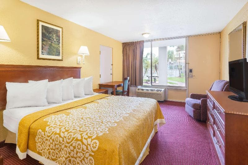 Howard Johnson by Wyndham Orlando/International Drive main