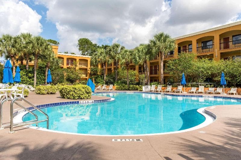 Mi Casa Hotel 3