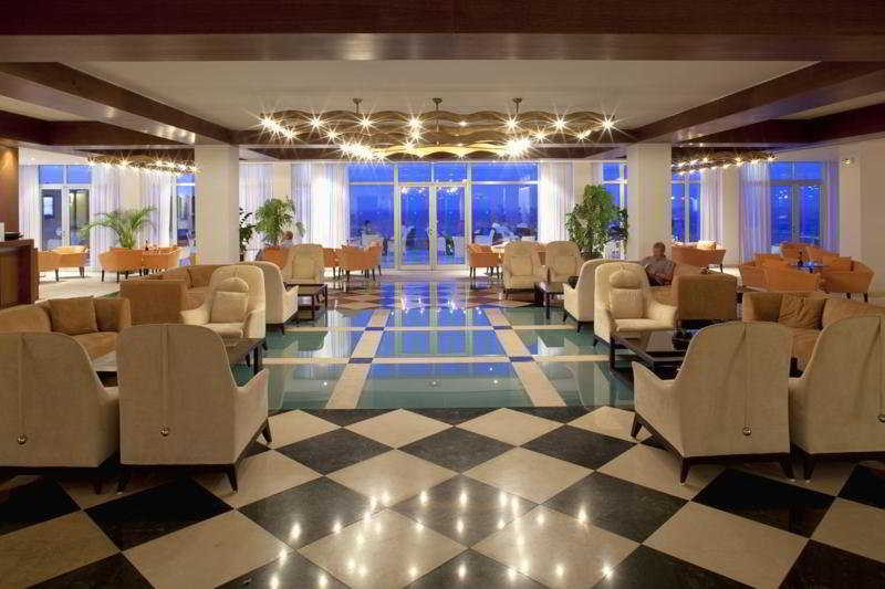 Apostolata Island Resort & Spa 4