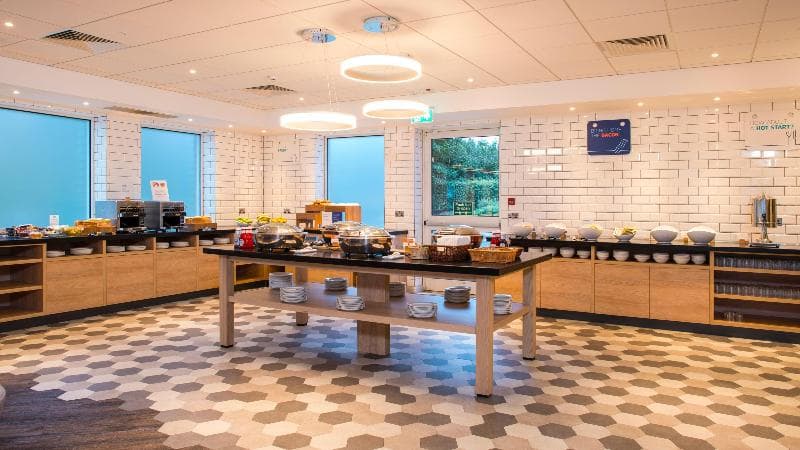 Holiday Inn Express Oxford - Kassam Stadium 2