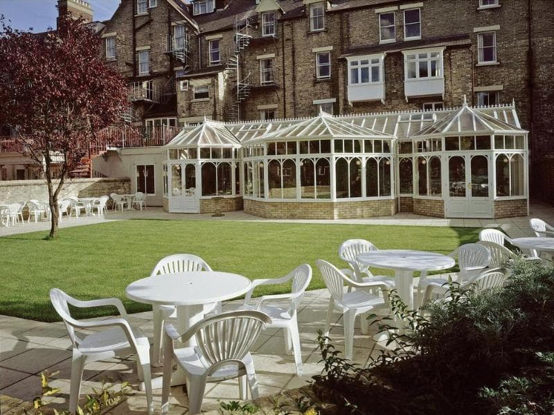 Arundel House 4