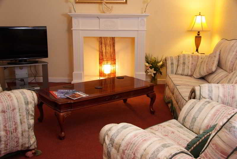 Beaufort Park Hotel 5