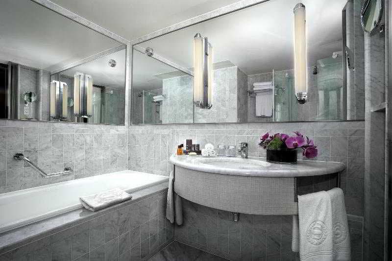 Sheraton Paris Airport Hotel & Conference Centre 4