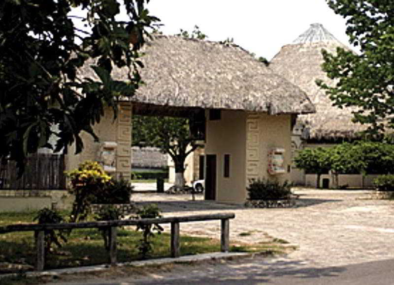 Hotel Villas Kin-Ha main