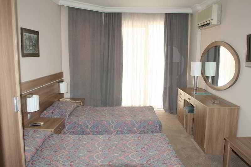 Elysee Beach Hotel 5