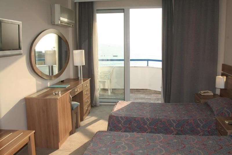 Elysee Beach Hotel 3