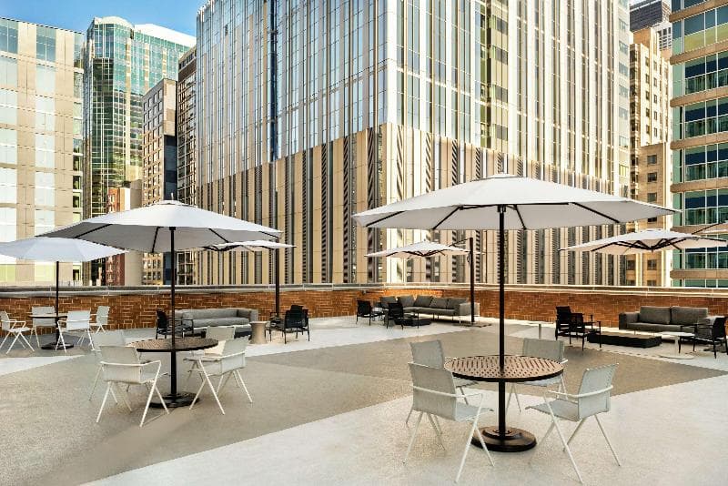 DoubleTree by Hilton Hotel Chicago - Magnificent Mile 3