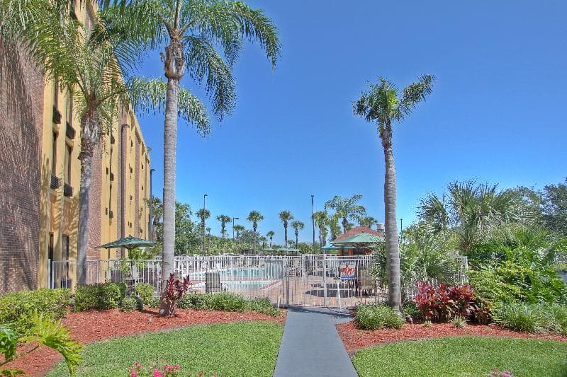 Comfort Inn & Suites Kissimmee By The Parks 2