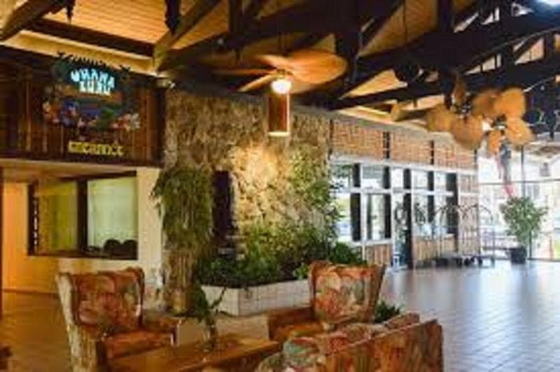 Hawaiian Inn 5