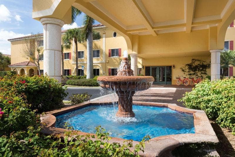 Hawthorn Suites by Wyndham Naples 4