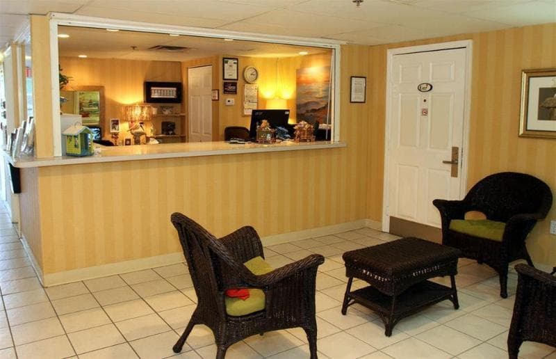 Chart House Suites on Clearwater Bay 3