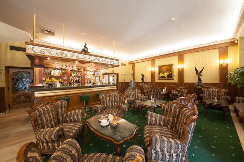Grand Hotel London 3