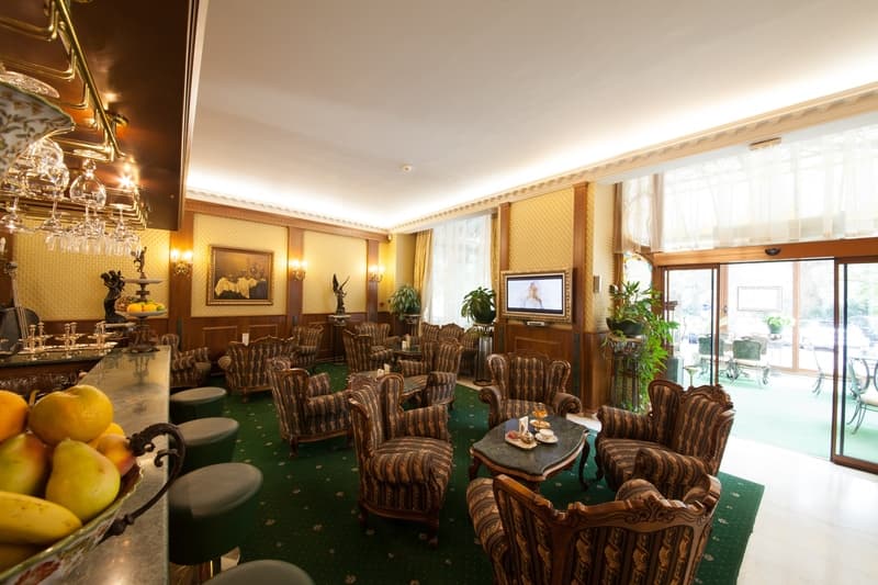 Grand Hotel London 4