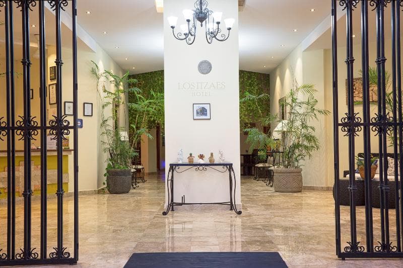 Los Itzaes Hotel 4