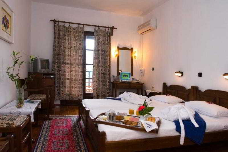 Hotel Dionyssos 4