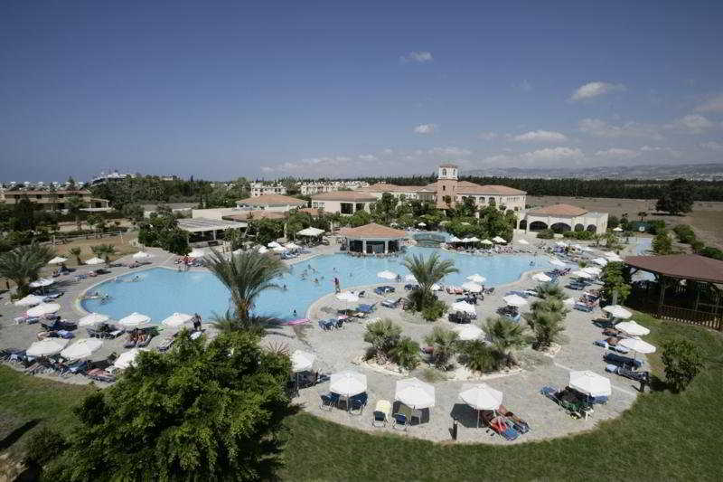 Avanti Holiday Village main