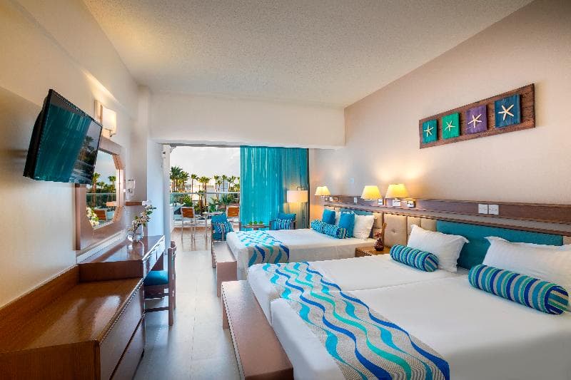 Cavo Maris Beach Hotel 4
