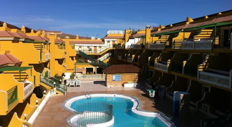 Caleta Garden 2