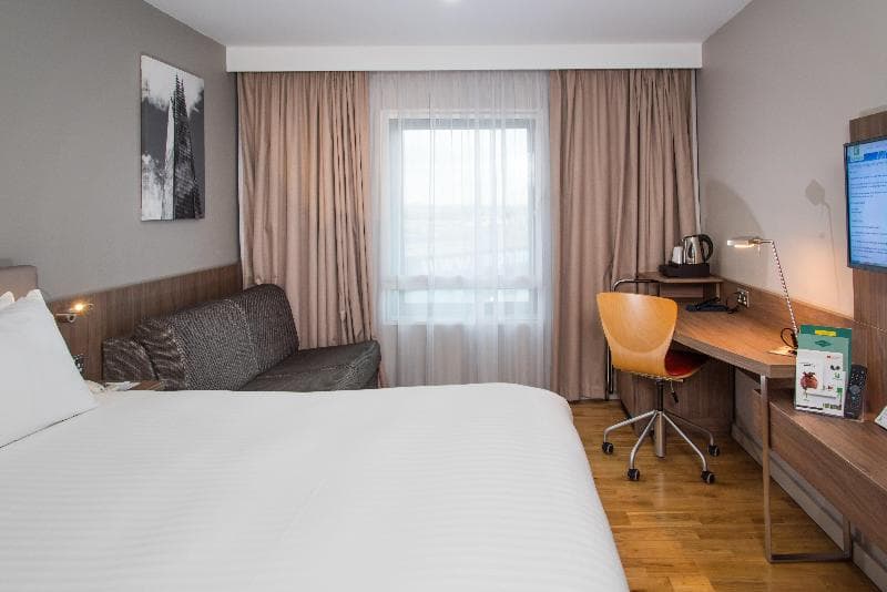 Holiday Inn London - West 5