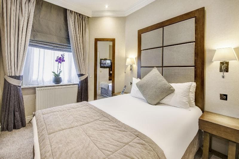 Gem Langham Court Hotel photo 1