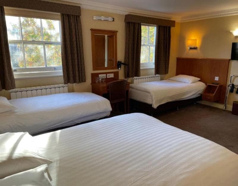 Orchard Hotel 4