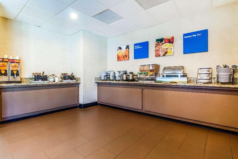 Comfort Inn by the Bay 2