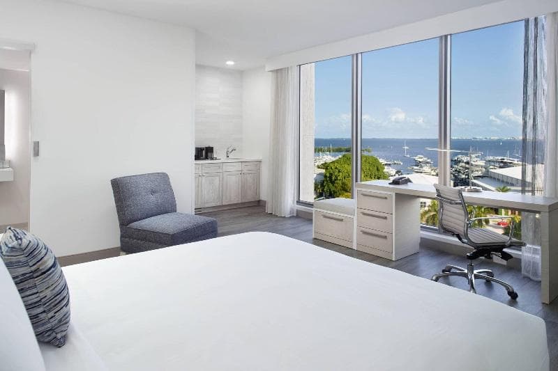 Courtyard Miami Coconut Grove photo 1