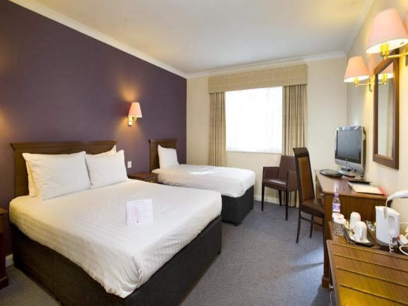 Thatcher's Hotel 5