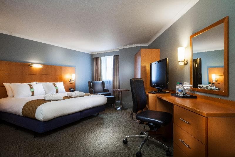 Holiday Inn Sutton photo 1