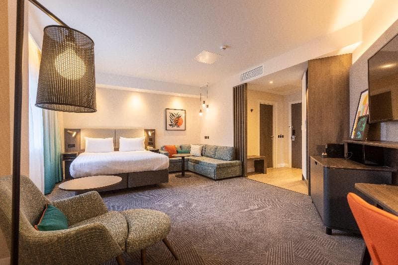 Holiday Inn Sutton 4