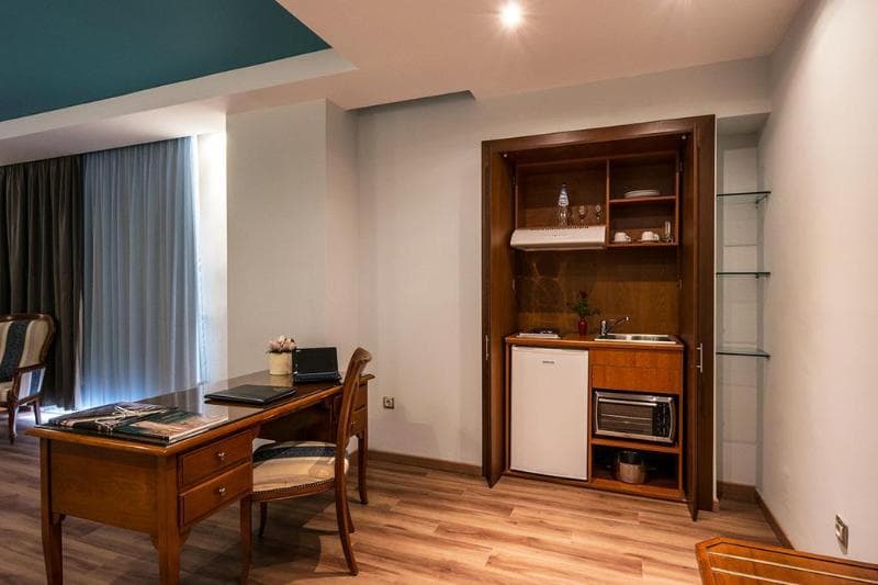 Oasis Hotel Apartments 2