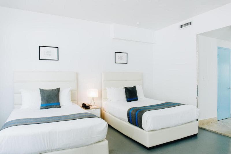 Aqua Hotel and Suites 5