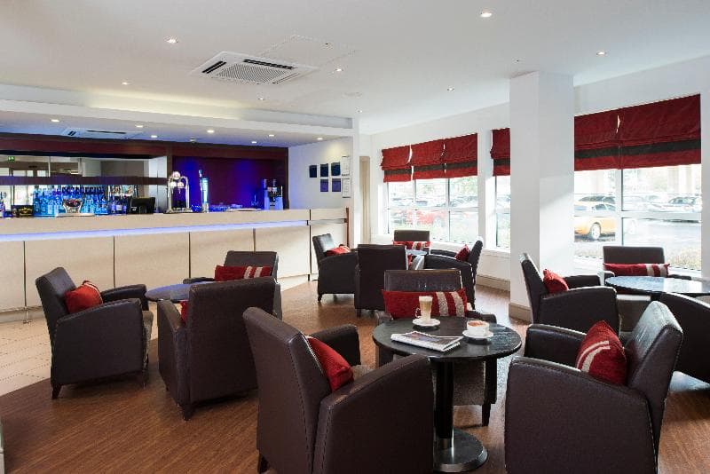 Holiday Inn Express Glasgow Airport photo 1