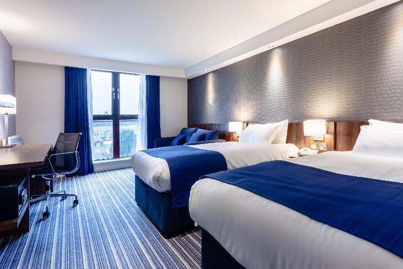 Holiday Inn Express Edinburgh Airport photo 1